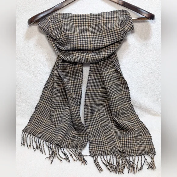Houndstooth Cashmere Scarf Black and Tan Made In England Unisex Natural Fibers