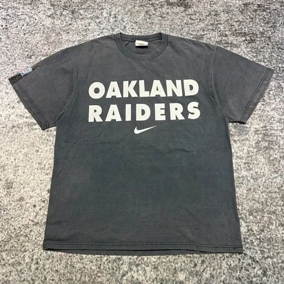 VTG Nike Center Swoosh Oakland Raiders T Shirt Mens Medium Black Faded USA 90s