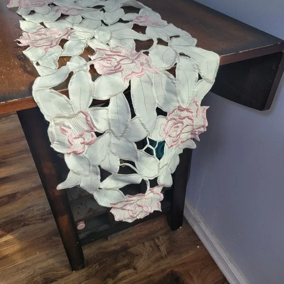 Rose Table Runner vintage 66x12 Pink‎ Ivory