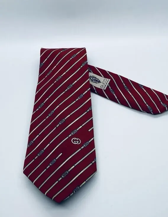 100% Silk Vintage Gucci Logo Tie Red Maroon Stripe Links Pattern
