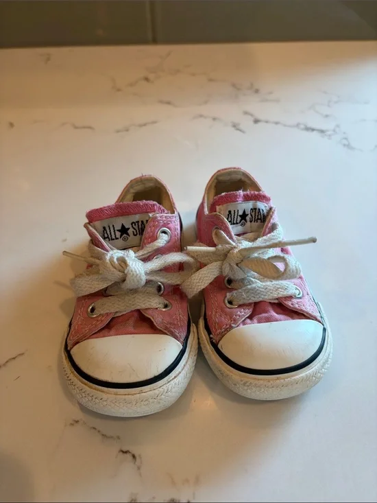 Converse Pink Canvas Low-Top Kids Sneakers with White Toe
