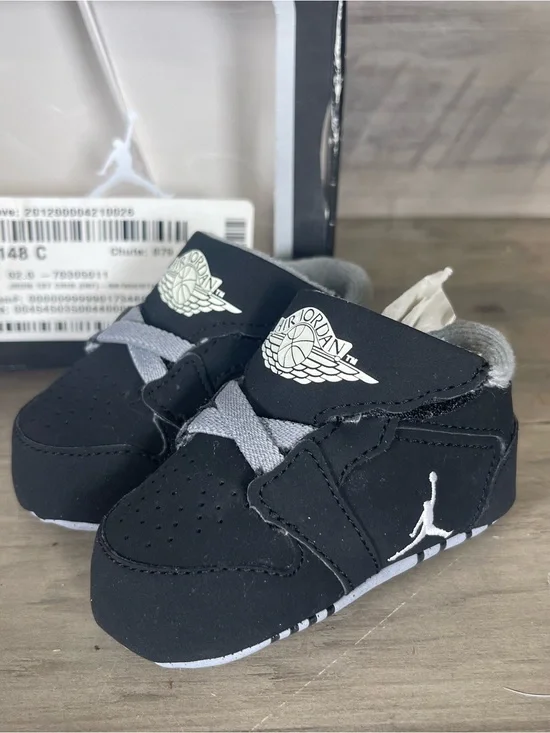 NEW IN BOX Nike Jordan 1st Crib Baby 2C Black Soft Sole Shoes 370305-011 Infant