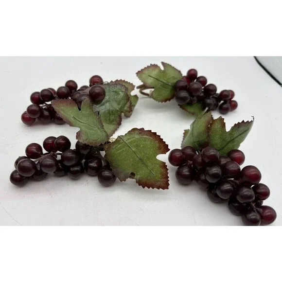 Vintage Set of 4 Faux Grape Cluster Napkin Rings Holders Vineyard Decor