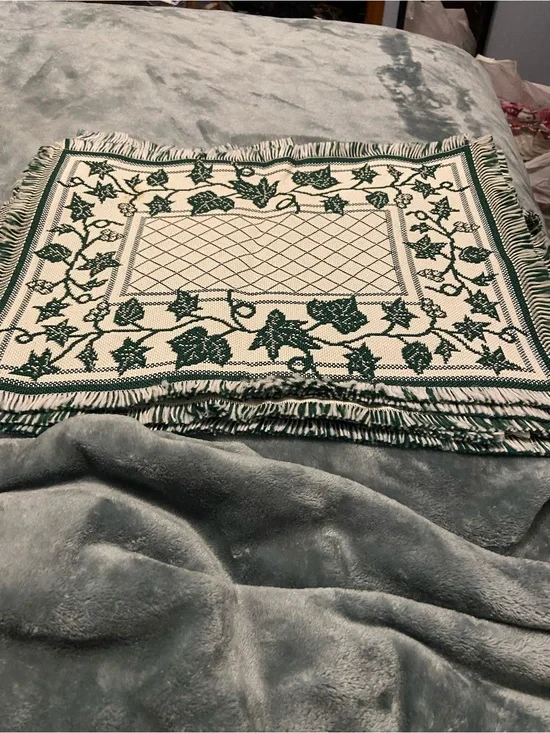 Green & Cream Vine Jacquard Table Linen