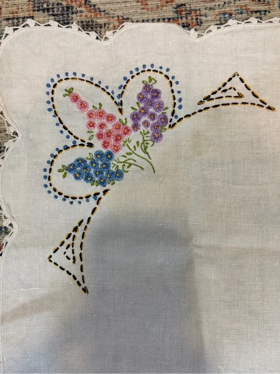 Vintage Hand Embroidered Linen Tablecloth White Floral Scalloped 32x32 Cottage