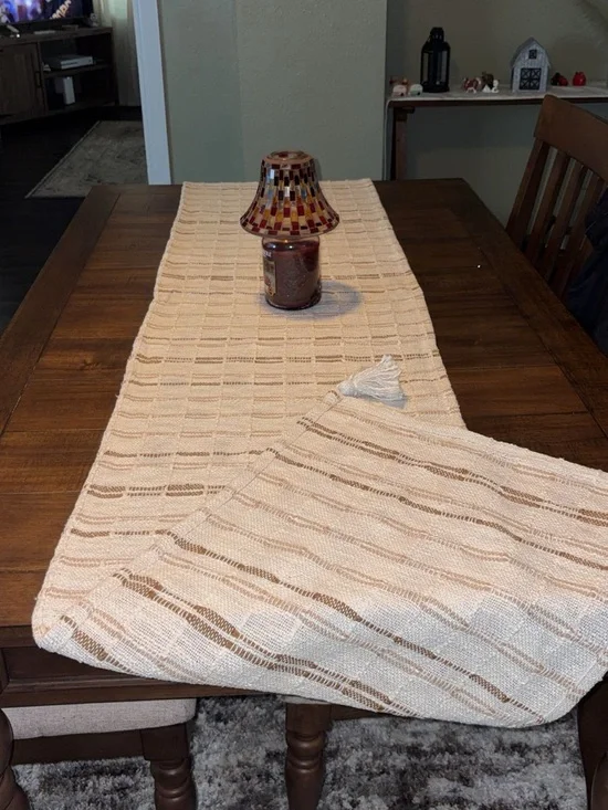 Table runner and table cloth