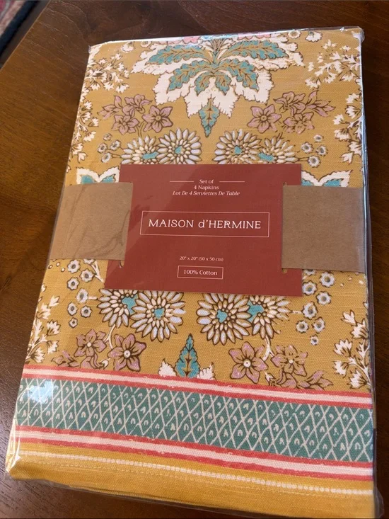 Brand new package of Cloth napkins