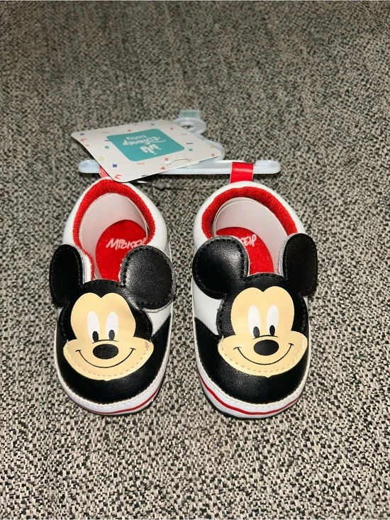 🐭❤️ NWT Disney Baby Mickey Mouse Crib Shoes 6–9 Months 👶✨