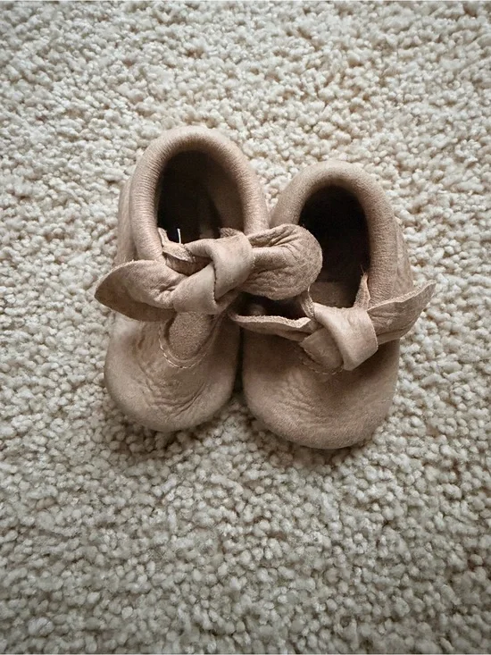 Freshly Picked - Knotted Bow Moccasins - Size 2
