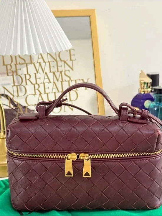 Quilted Leather Top-Handle Cosmetic Bag - Burgundy