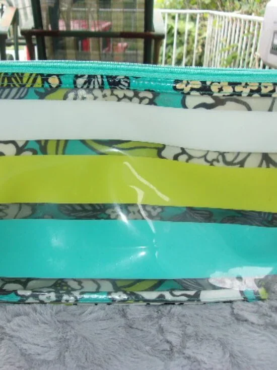 E-288 VERA BRADLEY CLEAR COLORFUL POUCH/COSMETIC/BEACH TOTE (BAG)