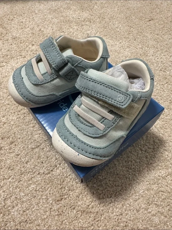Stride Rite Mint Green Baby Walker Shoes with Hook-and-Loop Strap