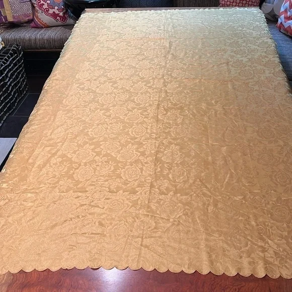 94” x 56” Washable Damask Yellow Gold Rose Floral Scalloped Edge Tablecloth