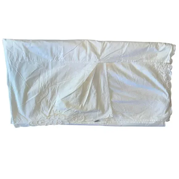 Vintage JCPenney white embroidered cut out table cloth