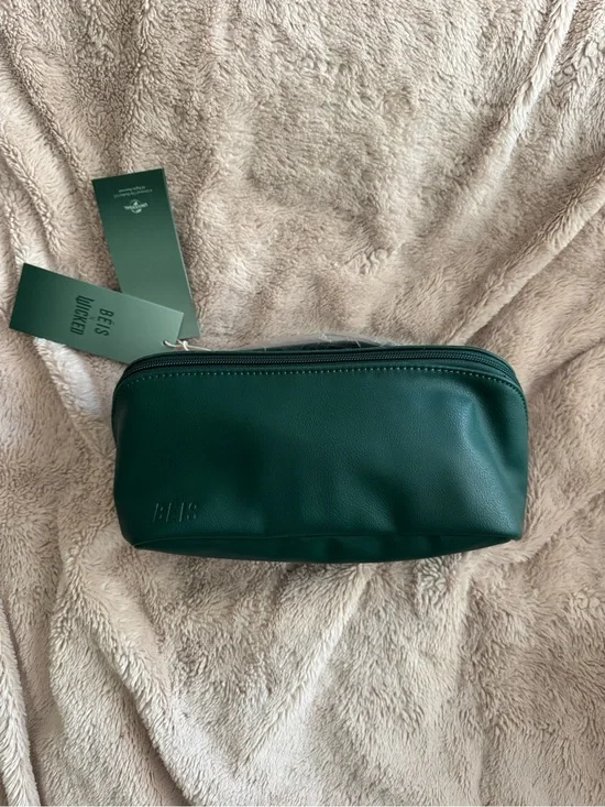 BÉIS x Wicked Toiletry Kit in Wicked Green Travel Cosmetic Makeup Bag Case NEW