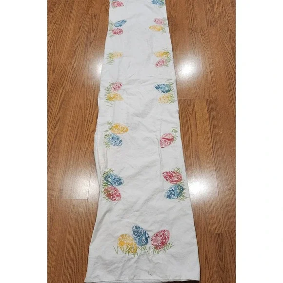 Pottery‎ Barn Easter Day Table Runner Multicolor Embroidered