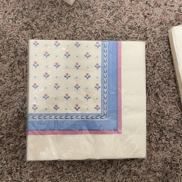 Vintage Hallmark Ambassador Luncheon Napkins Floral Tulip Lot of 4‎ Packs