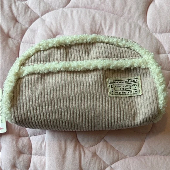 Cosmetic Pouch Sherpa-Trim