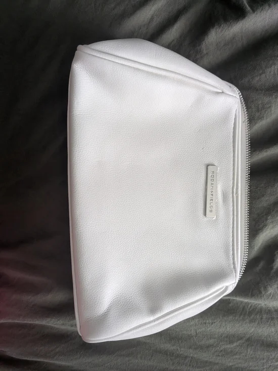 Rodan + Fields White Zip Cosmetic Case
