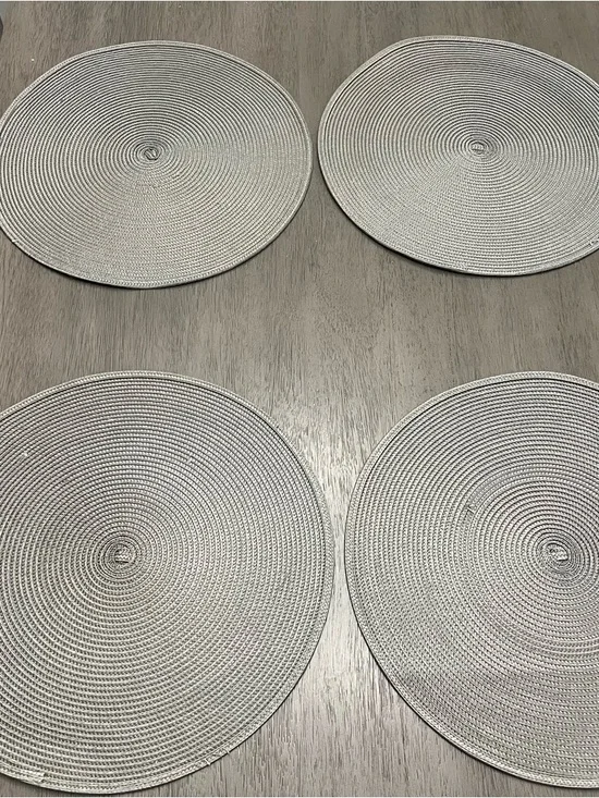 Set of 4 Round Woven Placemats in Light Silver