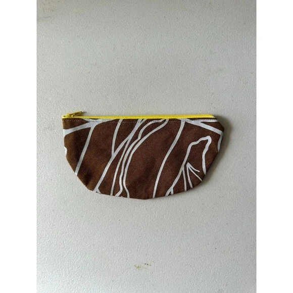 NWOT Handcrafted Handmade Hawaiian Sig Zane Material Cosmetic Make Up Zip Pouch