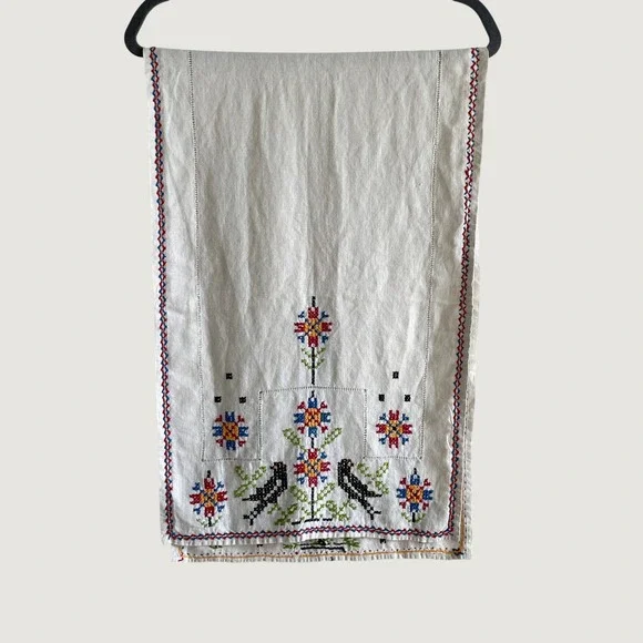Table Runner White Hand-Embroidered Folk Art Birds Floral Handmade Vintage Home