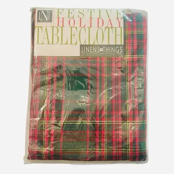 Vintage LINENS n THINGS Festive Holiday Tablecloth 60x84 Oval Red & Green Plaid