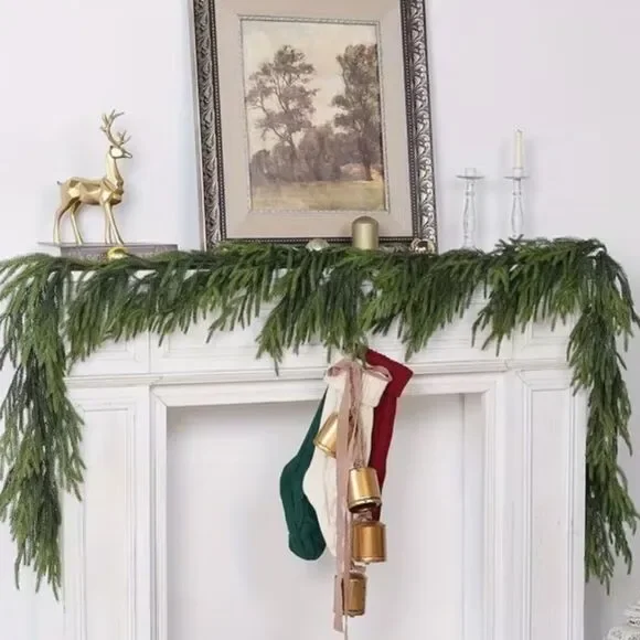 Elegant Green Holiday Garland