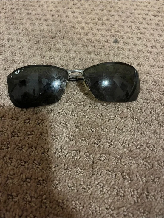 Ray-Ban‘s sunglasses