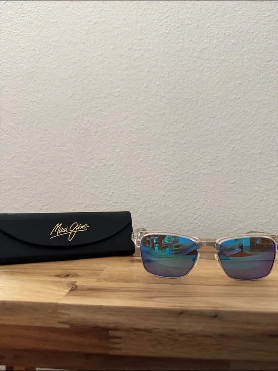 Maui Jim Kawika aviator sunglasses with case