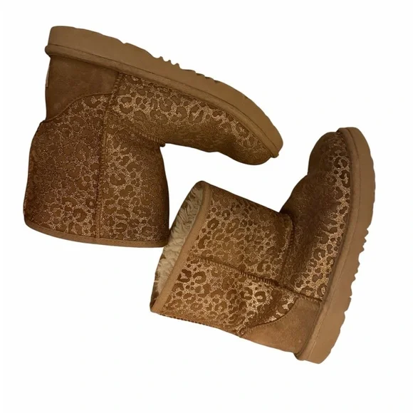 UGG Girls Classic Gold Glitter Leopard Print Boots Size 4