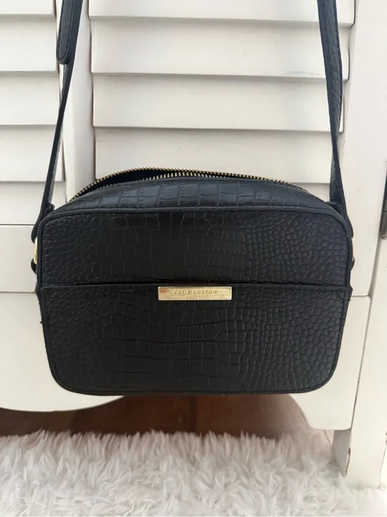 Black Croc-Embossed Crossbody Bag with Gold Accent