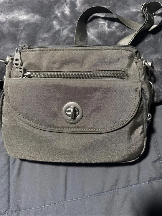 Baggallini Calais in Sterling Silver