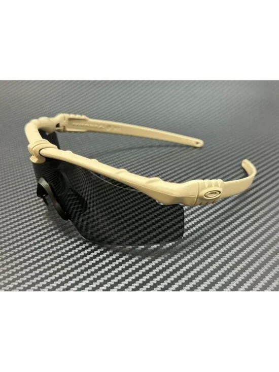 New Oakley Men Dark Bone Sunglasses 68-22-135