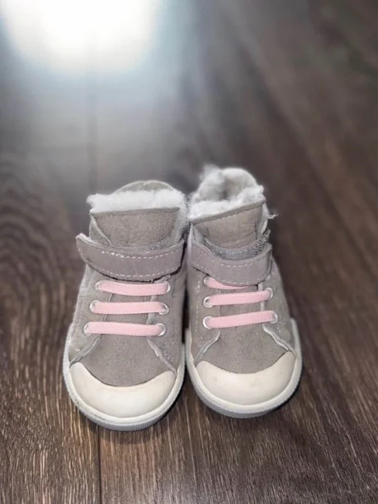 Kids Gray Suede Winter Boots with Pink Laces