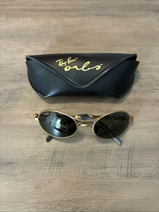 Ray-Ban Gold Frame Sunglasses with Dark Green Lenses