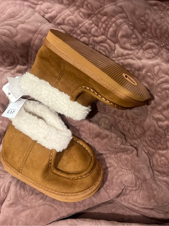 GAP Toddler Tan Faux-Suede Boots with White Sherpa Lining