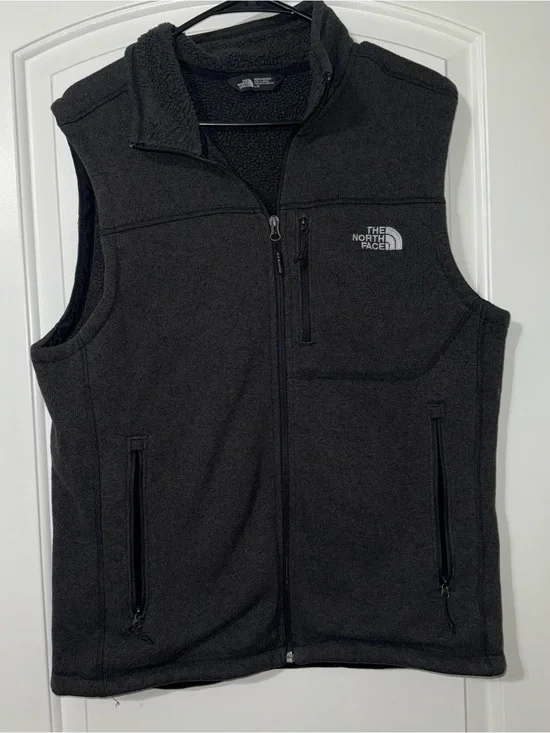 The North Face Vest Men’s Size Large Black Gray Color