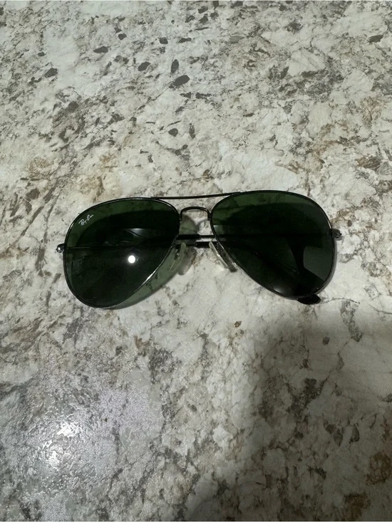 Ray-Ban Aviator Sunglasses with Dark Green Lenses and Black Frame