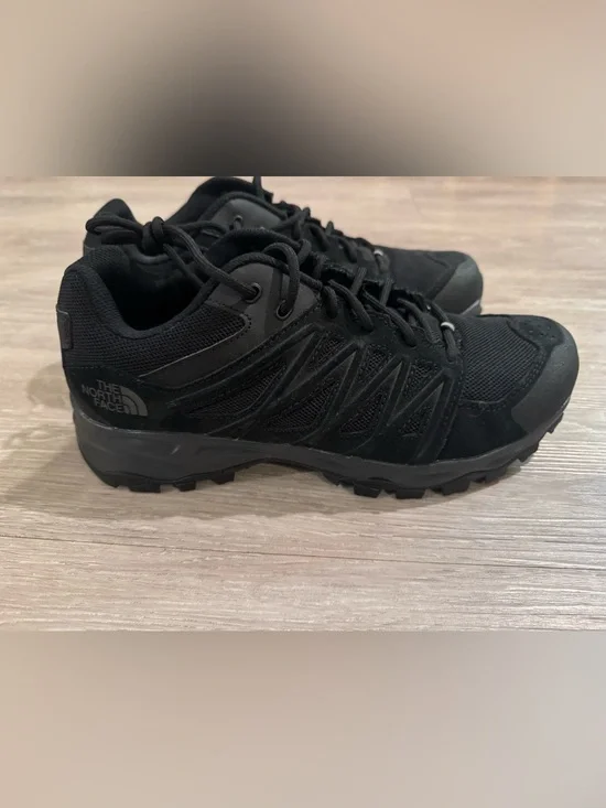 NWOT The North Face Truckee Hiking Shoes