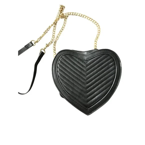 Forever 21 Crossbody Bag Womens Black Good Quilted Heart Shaped Gold Chain Strap