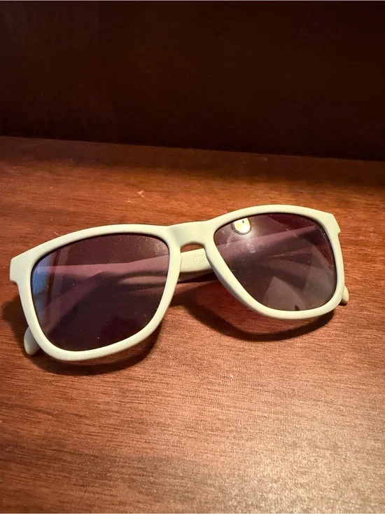 Light green Goodr sunglasses