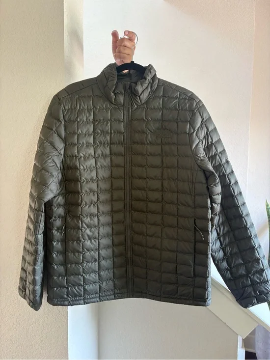 The North Face Men's Quilted Puffer Jacket - Olive