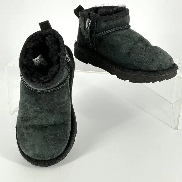 UGG Kids Size 11 Classic Ultra Mini‎ Side Zip Black Suede Sheepskin Boots