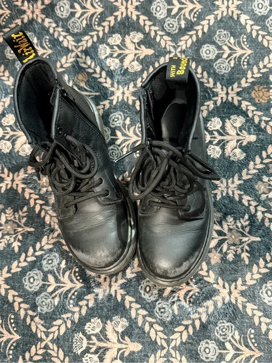 Dr. Martens Kids Black Leather Lace-Up Boots