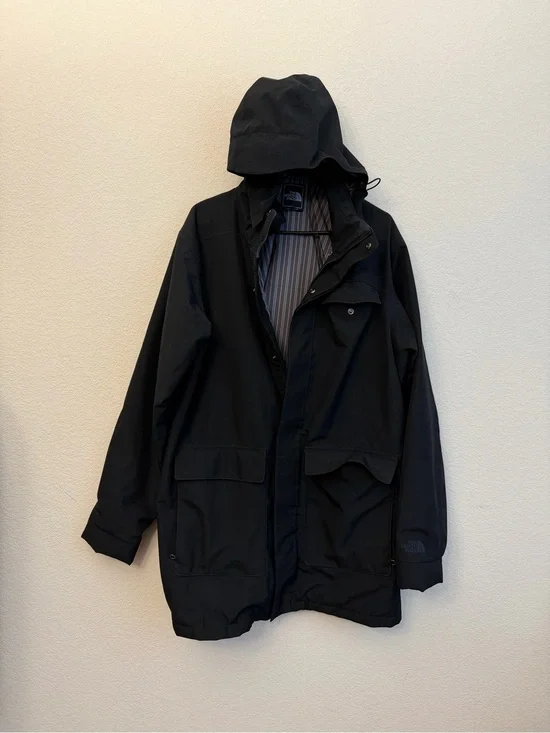 The North Face Hyvent Black Hooded field Raincoat with Flap Pockets Sz XL