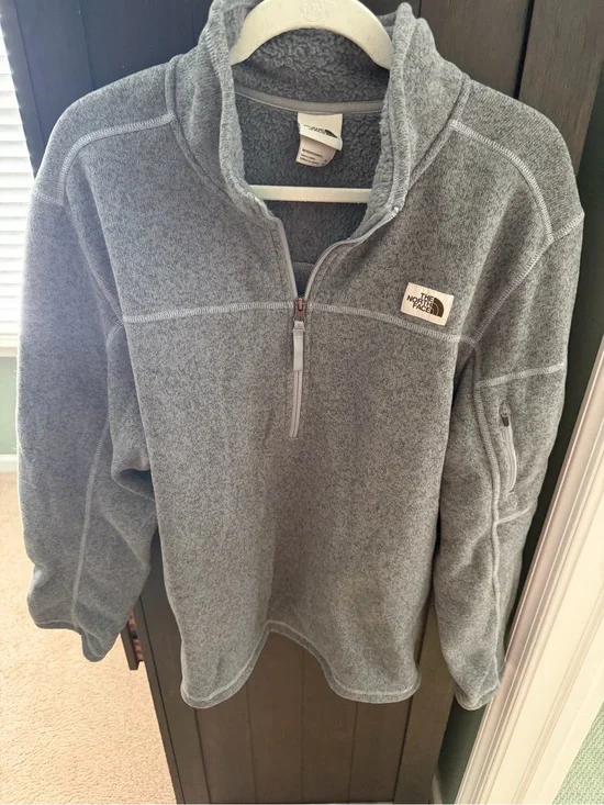 The North Face Men’s Gray Half-Zip Fleece Pullover