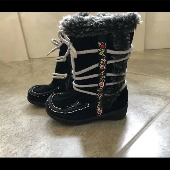 Carter’s warm boots super adorable!!