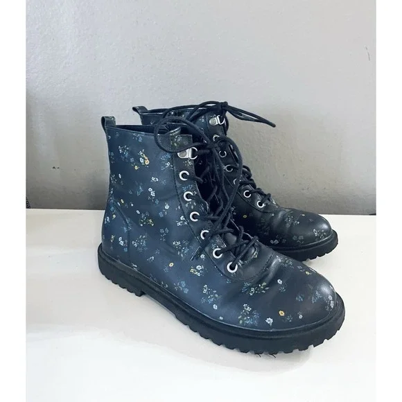 Girls black faux leather floral‎ print lace up side zip combat boots Side 4y