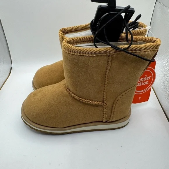 NWT Wonder Nation Toddler Size 7 Girls Tan Faux Fur Winter Boots
